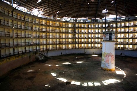 panopticon-central-guard-tower-468x312