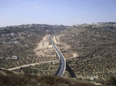 Secure the volume: Vertical geopolitics and the depth of power